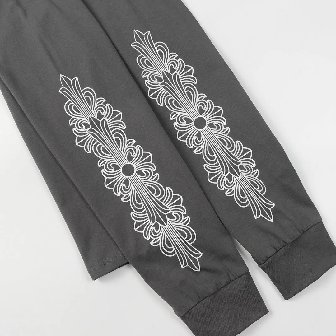 P150 -Chrome Hearts/Chrome Hearts 23ss scroll simple Sanskrit letters popular long-sleeved T-shirt -High weight, high density and high quality. The wool is soft, delicate and skin-friendly. It feels soft and silky. It has excellent warmth and skin-friendly properties.